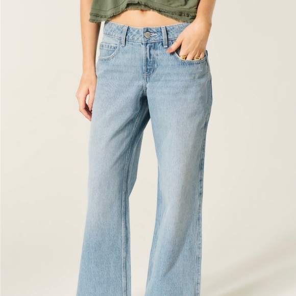 Hollister Denim - Hollister Low-rise Light Wash Wide-Leg Women's Jeans